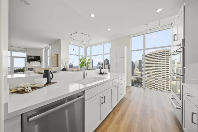 $1,995,000 | 550 Front Street, Unit 2303, San Diego, CA 92101