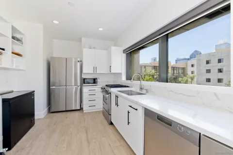 $1,945,000 | 550 Front Street, Unit 2303, San Diego, CA 92101