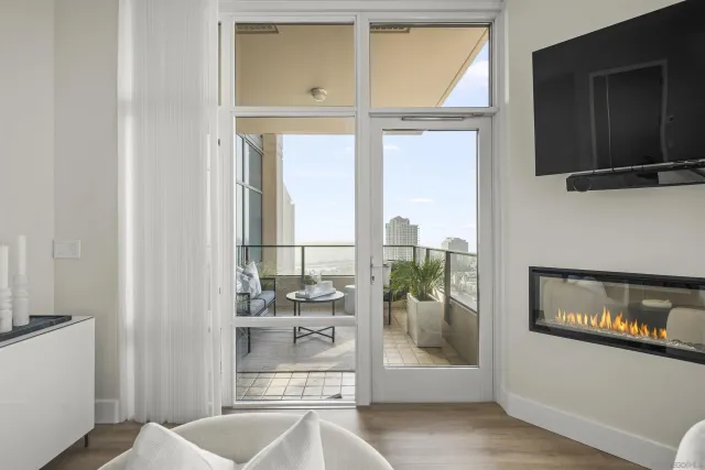 $1,995,000 | 550 Front Street, Unit 2303, San Diego, CA 92101