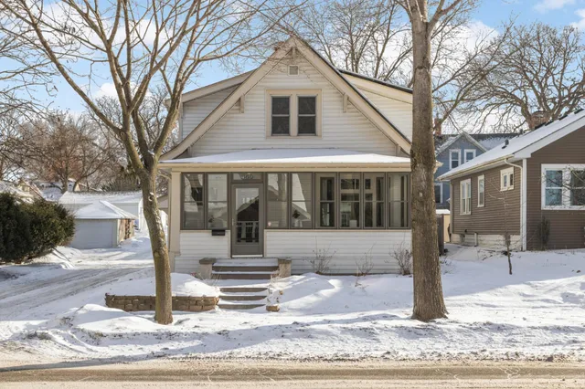 $475,000 | 440 Hamline Avenue South, St. Paul, MN 55105