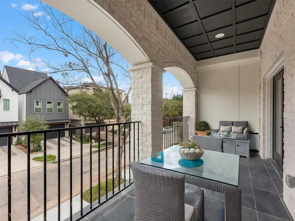 $5,500 | 1319 West Bell Street, Houston, TX 77019