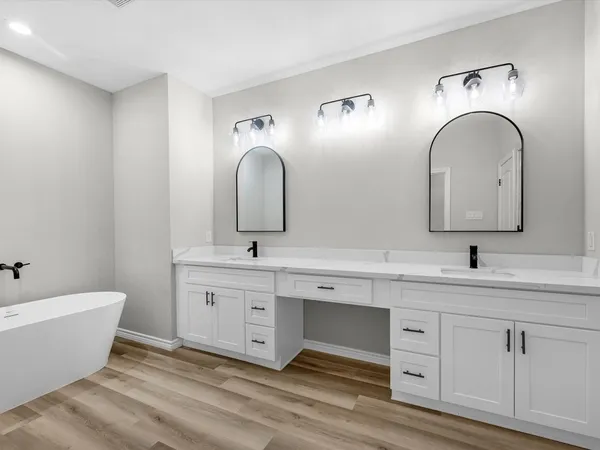 $5,500 | 1319 West Bell Street, Houston, TX 77019