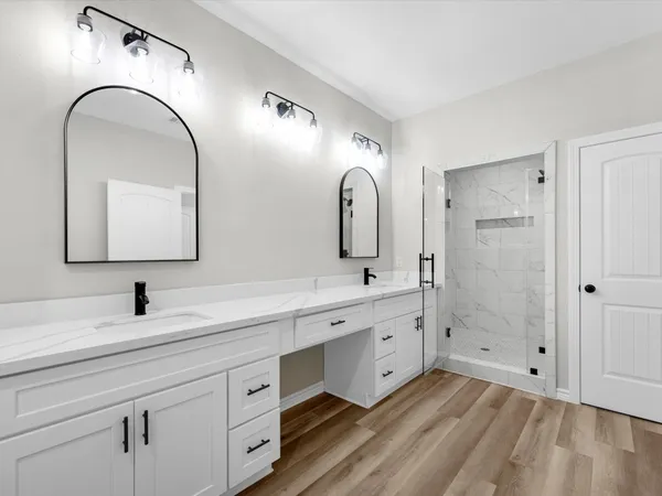 $5,500 | 1319 West Bell Street, Houston, TX 77019