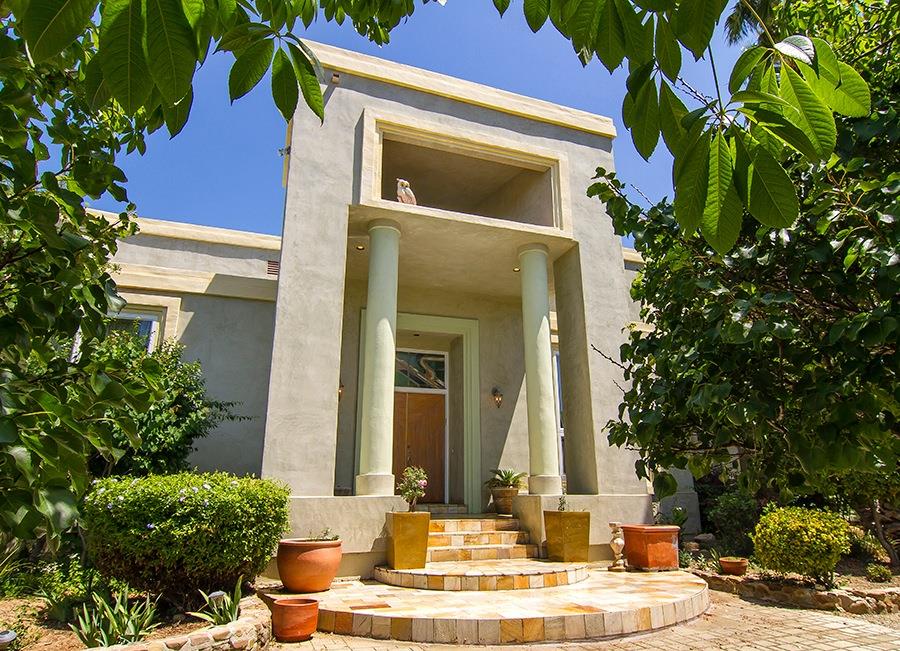 10075 Ojai Santa Paula Road Ojai, CA 93023 - Photo 1 of 17 a view of a house with a fountain