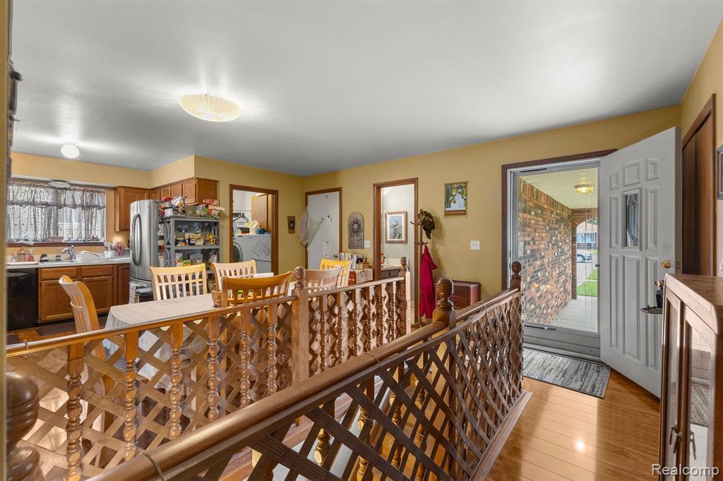 8466 Allen Road Allen Park, MI 48101 - Photo 6 of 50