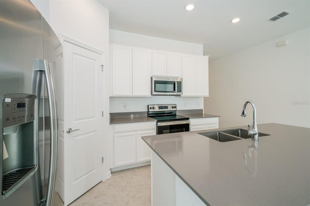 519 Patton Loop Bartow, FL 33830 - Photo 5 of 10