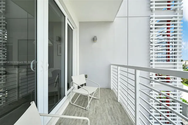 $4,990 | 1900 Southeast 2nd Street, Unit 301, Deerfield Beach, FL 33441