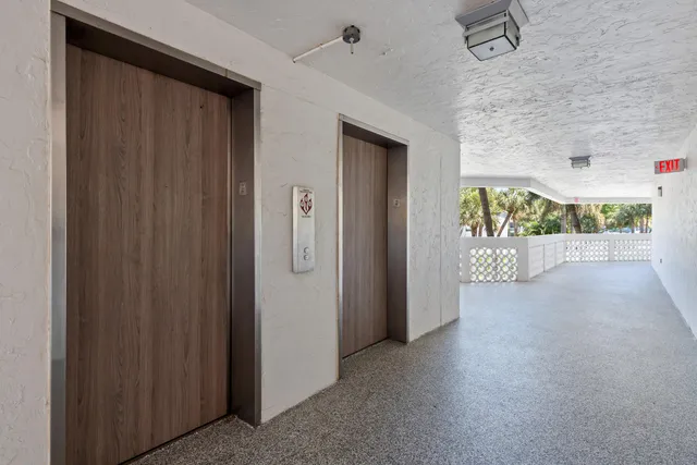 $375,000 | 800 Jeffery Street, Unit 303, Boca Raton, FL 33487