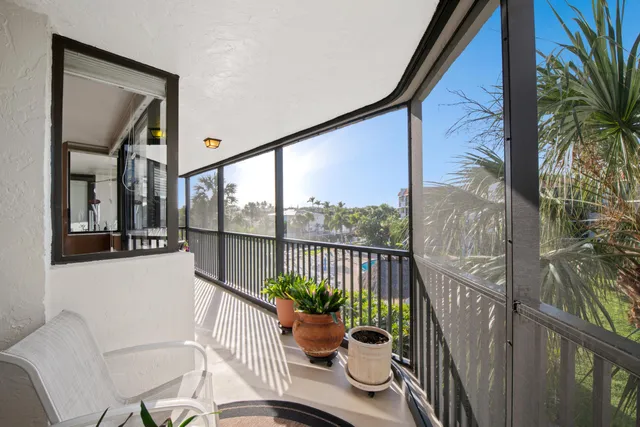 $375,000 | 800 Jeffery Street, Unit 303, Boca Raton, FL 33487