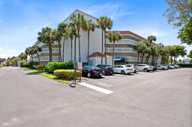 $375,000 | 800 Jeffery Street, Unit 303, Boca Raton, FL 33487