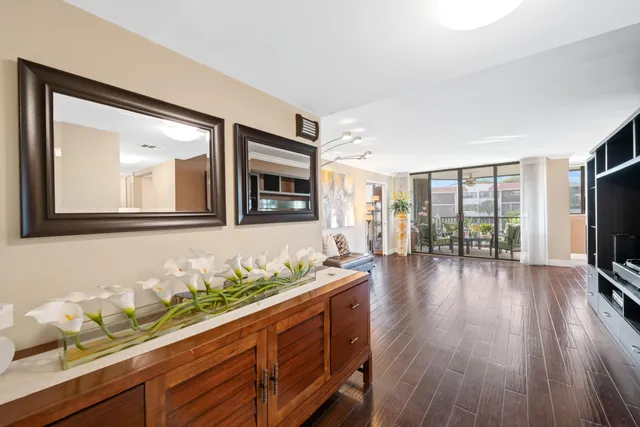 $375,000 | 800 Jeffery Street, Unit 303, Boca Raton, FL 33487