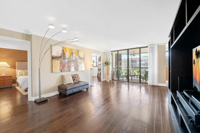 $375,000 | 800 Jeffery Street, Unit 303, Boca Raton, FL 33487