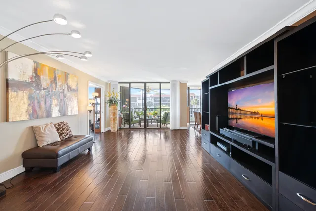 $375,000 | 800 Jeffery Street, Unit 303, Boca Raton, FL 33487