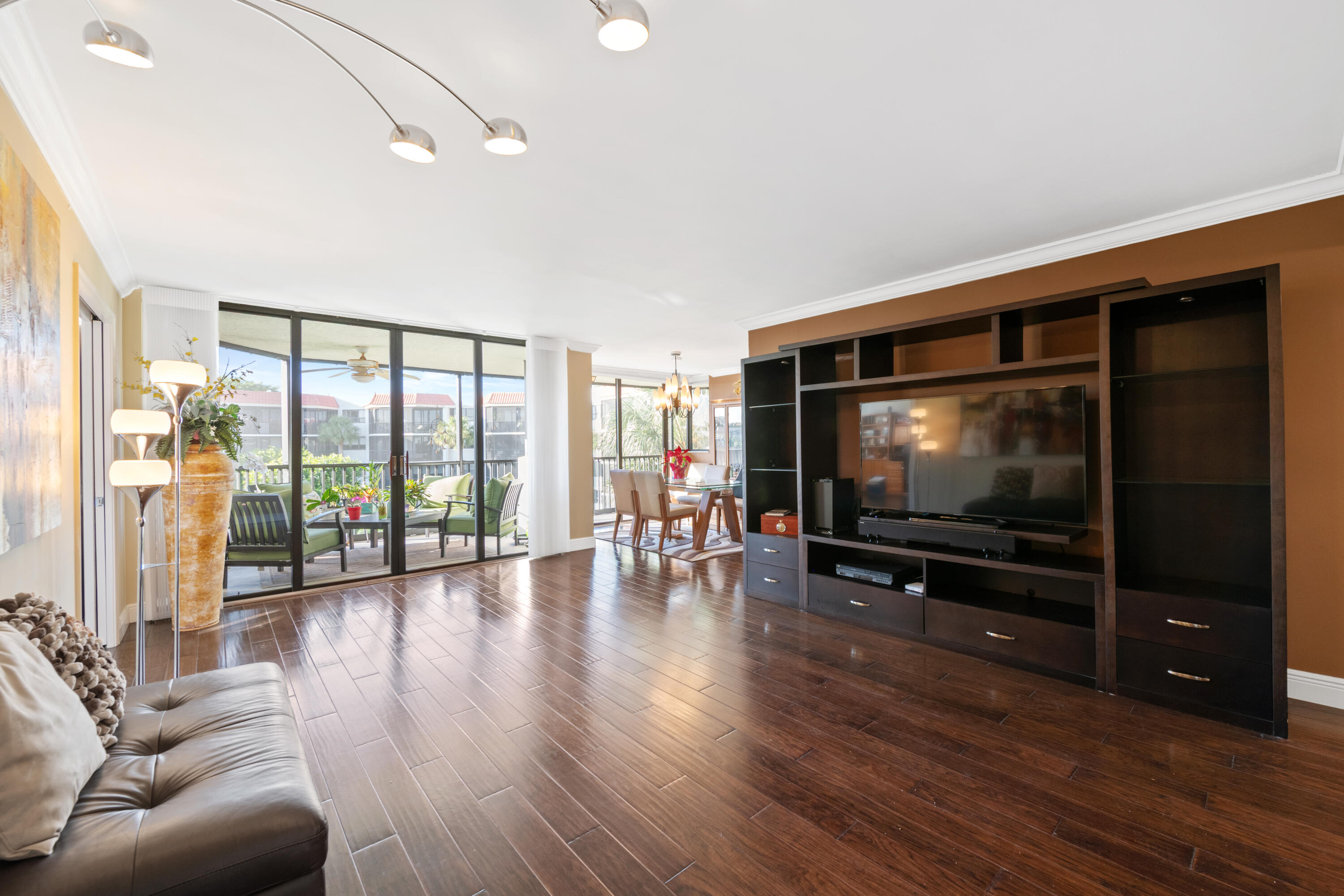 800 Jeffery Street, Unit 303 Boca Raton, FL 33487 - Photo 9 of 43 DSC_4935