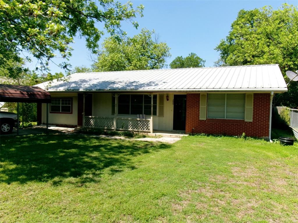 200 West Spencer Street Bangs, TX 76823 - Photo 2 of 19