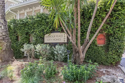 $2,390 | 501 Knights Run Avenue, Unit 2213, Tampa, FL 33602