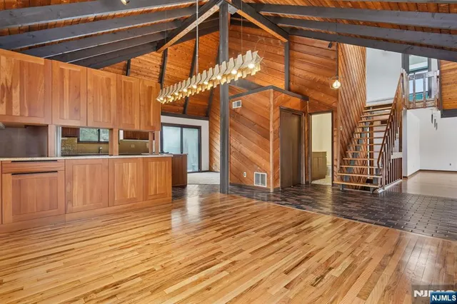 $989,000 | 159 Deer Trail North, Ramsey, NJ 07446