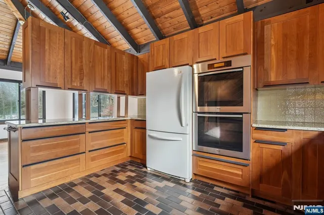 $989,000 | 159 Deer Trail North, Ramsey, NJ 07446