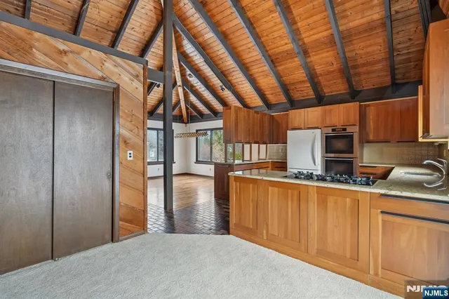 $989,000 | 159 Deer Trail North, Ramsey, NJ 07446