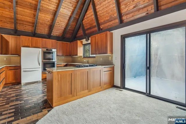 $989,000 | 159 Deer Trail North, Ramsey, NJ 07446