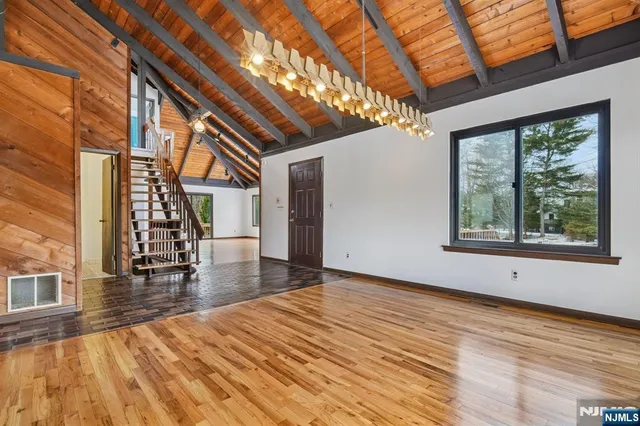 $989,000 | 159 Deer Trail North, Ramsey, NJ 07446