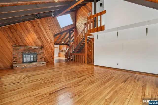 $989,000 | 159 Deer Trail North, Ramsey, NJ 07446