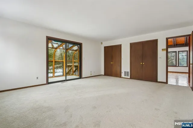 $989,000 | 159 Deer Trail North, Ramsey, NJ 07446