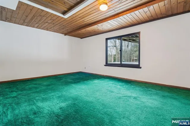 $989,000 | 159 Deer Trail North, Ramsey, NJ 07446