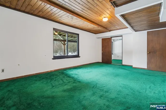 $989,000 | 159 Deer Trail North, Ramsey, NJ 07446