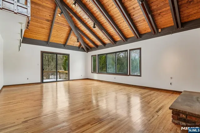 $989,000 | 159 Deer Trail North, Ramsey, NJ 07446