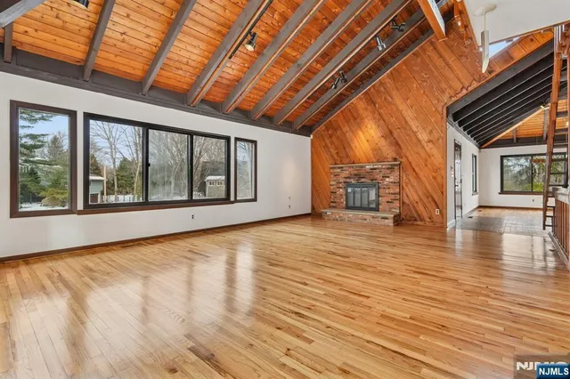 $989,000 | 159 Deer Trail North, Ramsey, NJ 07446