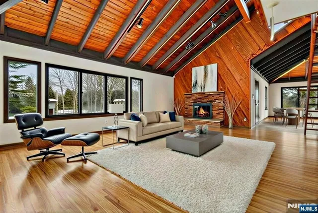 $989,000 | 159 Deer Trail North, Ramsey, NJ 07446