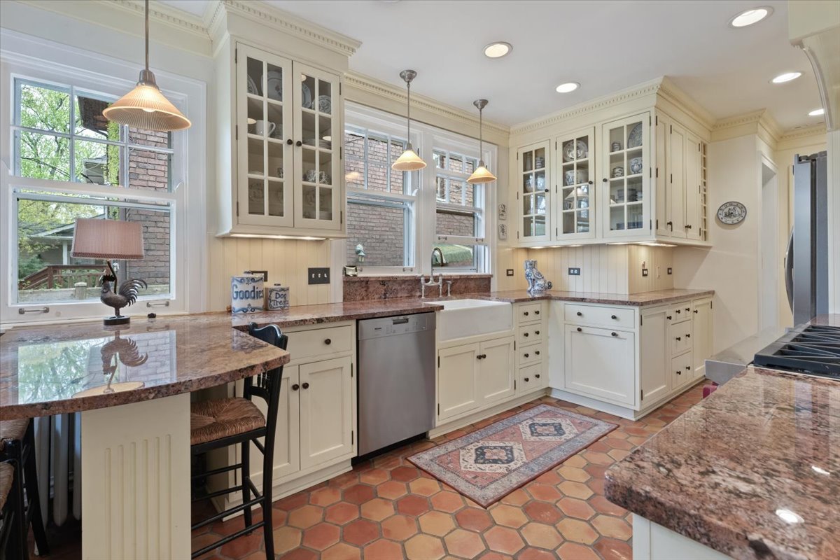 2311 Park Place Evanston, IL 60201 - Photo 14 of 41