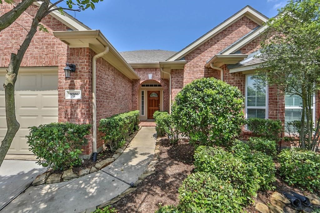 9506 Gramond Hall Court Spring, TX 77379 - Photo 3 of 42