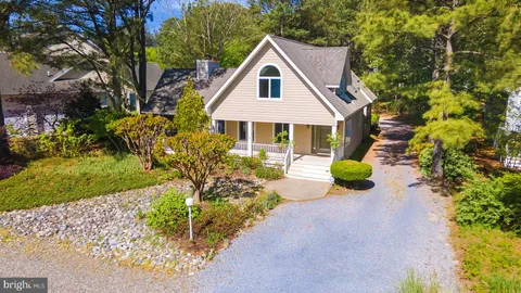 $898,900 | 208 Pond View Drive, Bethany Beach, DE 19930