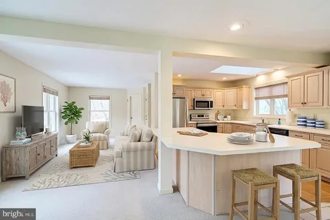 $898,900 | 208 Pond View Drive, Bethany Beach, DE 19930