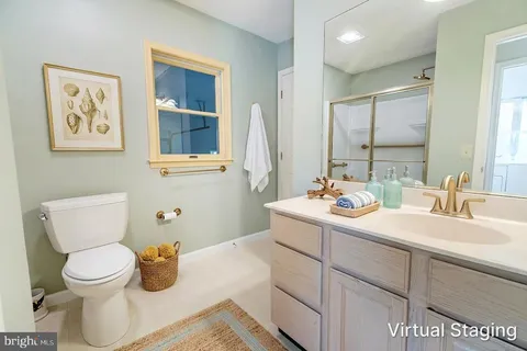 $898,900 | 208 Pond View Drive, Bethany Beach, DE 19930