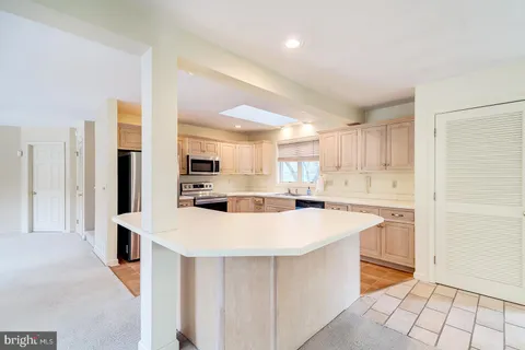 $898,900 | 208 Pond View Drive, Bethany Beach, DE 19930