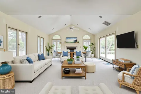 $898,900 | 208 Pond View Drive, Bethany Beach, DE 19930