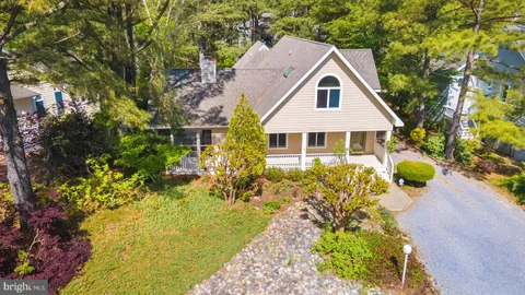$898,900 | 208 Pond View Drive, Bethany Beach, DE 19930