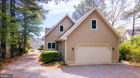 $898,900 | 208 Pond View Drive, Bethany Beach, DE 19930