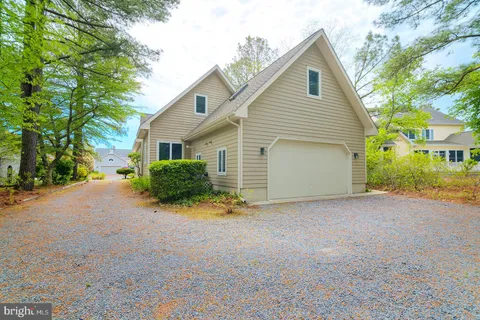 $898,900 | 208 Pond View Drive, Bethany Beach, DE 19930