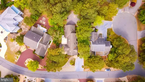 $898,900 | 208 Pond View Drive, Bethany Beach, DE 19930