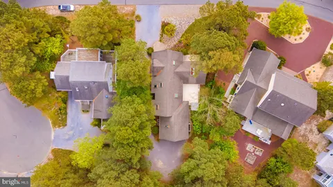 $898,900 | 208 Pond View Drive, Bethany Beach, DE 19930