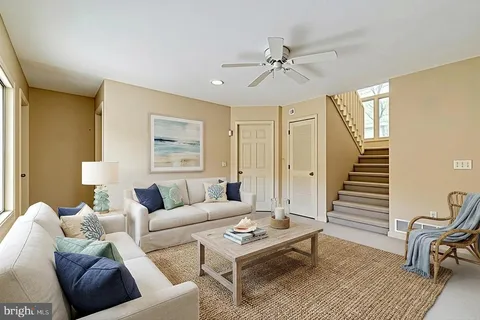 $898,900 | 208 Pond View Drive, Bethany Beach, DE 19930