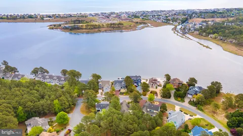 $898,900 | 208 Pond View Drive, Bethany Beach, DE 19930