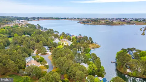 $898,900 | 208 Pond View Drive, Bethany Beach, DE 19930