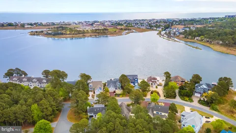 $898,900 | 208 Pond View Drive, Bethany Beach, DE 19930