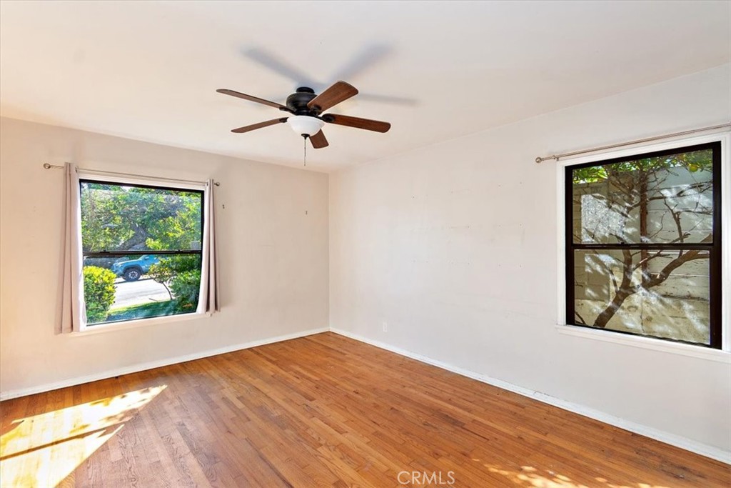 6027 West 76th Street Los Angeles, CA 90045 - Photo 19 of 36 Secondary Bedroom - Downstairs Level