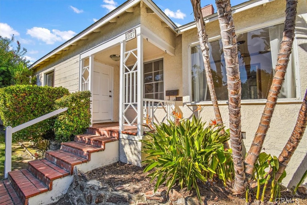 6027 West 76th Street Los Angeles, CA 90045 - Photo 2 of 36 Welcome Home - Entry